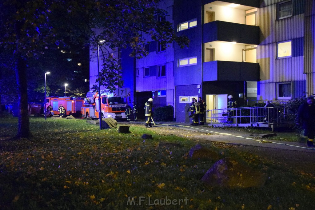 Feuer 2 Koeln Porz Finkenberg Steinstr Konrad Adenauerstr P29.JPG - Miklos Laubert